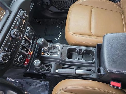 Used 2022 Jeep Wrangler Unlimited Rubicon 4xe w/ Cold Weather Group AWD/4WD image 24