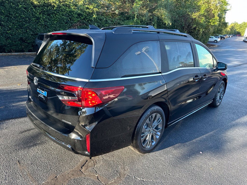 New 2027 Honda Odyssey Touring image 3