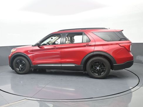 Used 2021 Ford Explorer XLT w/ Equipment Group 202A image 3