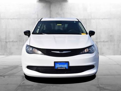 Used 2024 Chrysler Voyager LX image 4