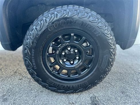 Used 2024 GMC Sierra 1500 AT4X w/ AT4X AEV Edition image 10