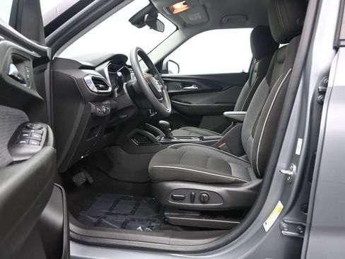 Used 2023 Chevrolet TrailBlazer LT FWD image 12