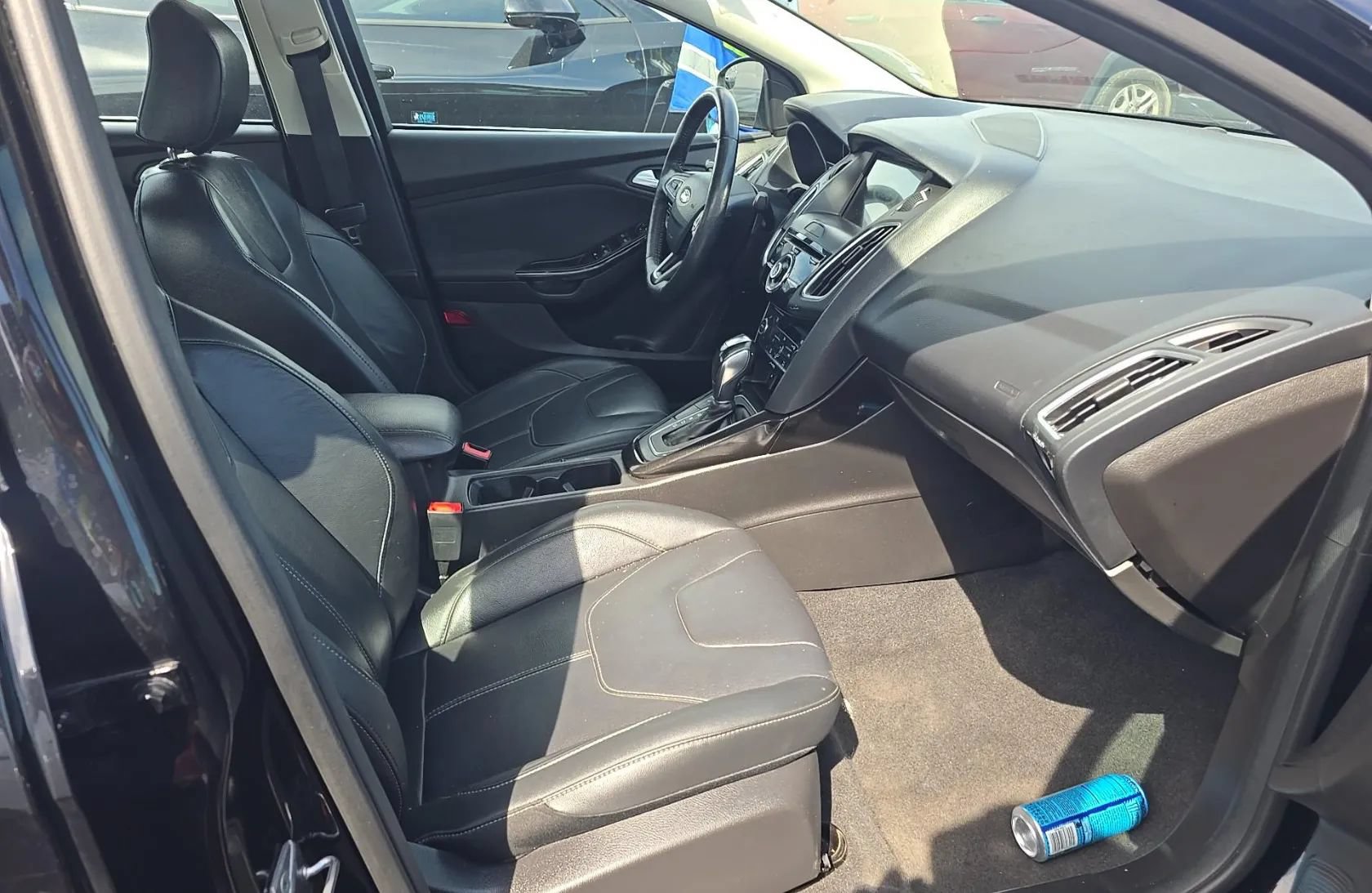 Used 2017 Ford Focus Titanium FWD image 4