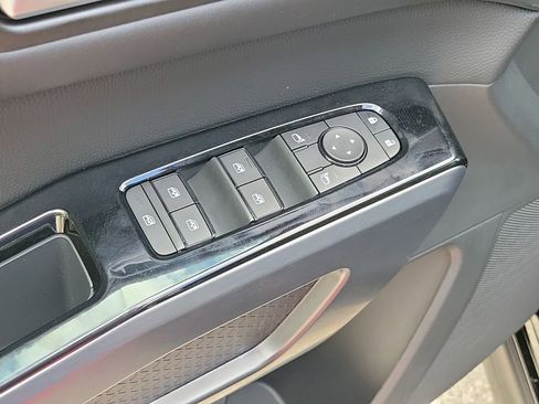 New 2026 Nissan Pathfinder SL image 23