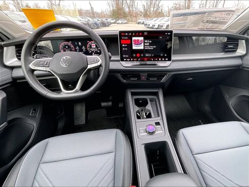 New 2026 Volkswagen Tiguan SE image 12