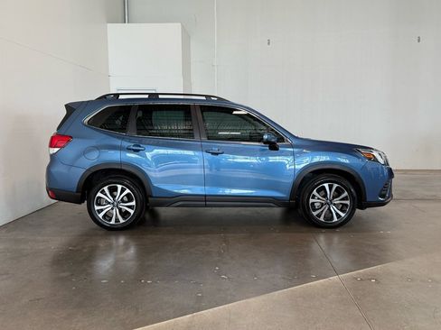 Used 2023 Subaru Forester Limited image 15