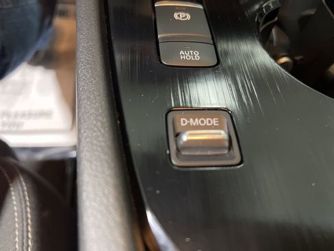 Used 2023 Nissan Rogue S image 31