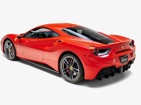 Used 2018 Ferrari 488 GTB RWD image 13
