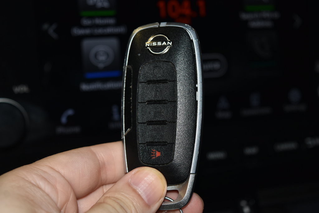 Used 2025 Nissan Pathfinder SL AWD/4WD image 18