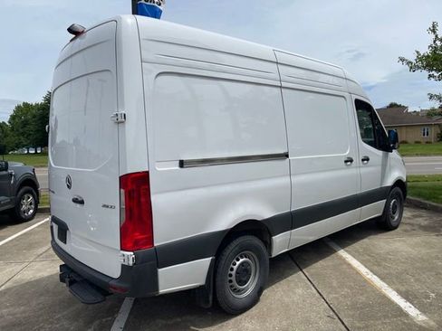 Used 2025 Mercedes-Benz Sprinter 2500 image 3