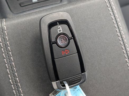 New 2025 Ford Bronco Base image 30