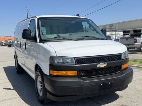 Used 2019 Chevrolet Express 2500 RWD image 7