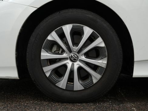Used 2021 Toyota Prius Prime LE w/ Carpet Mat Package (TMS) FWD image 13