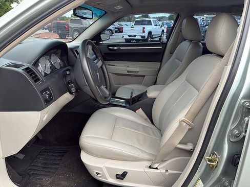 Used 2006 Chrysler 300 Touring RWD image 14