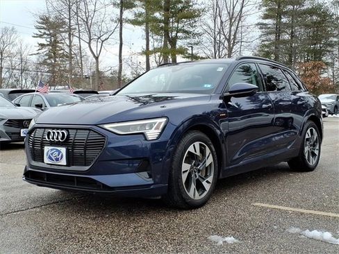 Used 2022 Audi e-tron Premium w/ Convenience Plus Package image 25