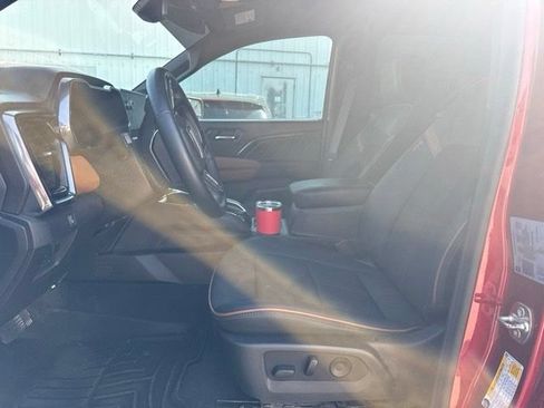 Used 2025 GMC Canyon AT4 AWD/4WD image 2