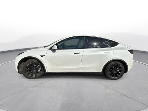 Used 2021 Tesla Model Y Long Range image 24