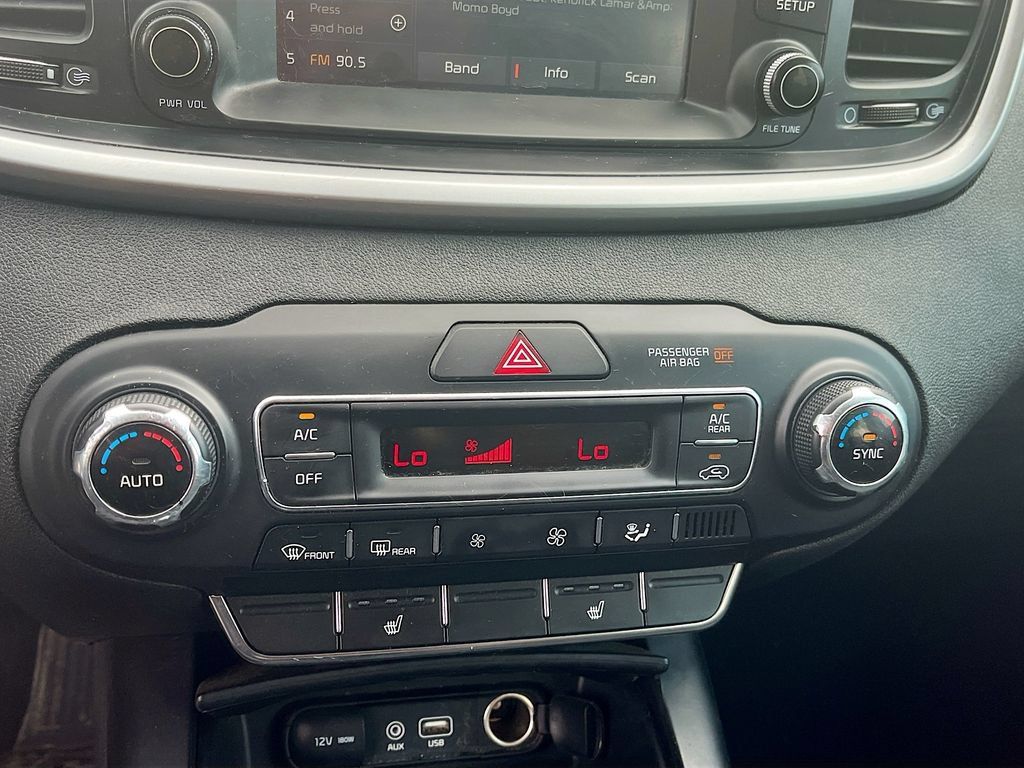 Used 2019 Kia Sorento S FWD image 15
