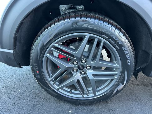 New 2026 Ford Explorer ST-Line w/ ST-Line Street Pack image 16