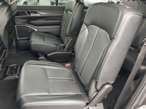 Used 2024 Jeep Wagoneer Series II image 20