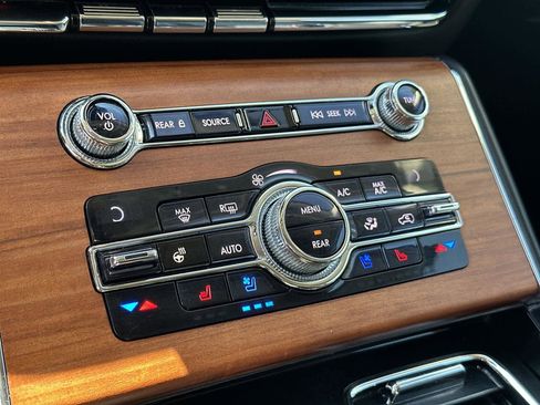 Used 2020 Lincoln Aviator Reserve w/ Equipment Group 201A image 26