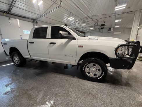 Used 2022 RAM 2500 Tradesman w/ Chrome Appearance Group AWD/4WD image 5
