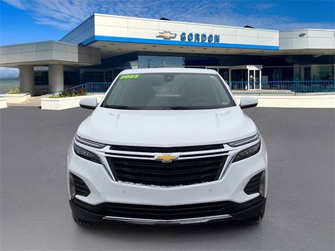 Used 2023 Chevrolet Equinox LT image 2