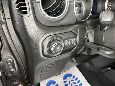 Used 2021 Jeep Wrangler Unlimited Sahara w/ Uconnect 4C Nav & Sound Group image 14