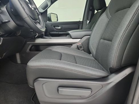 New 2026 RAM 1500 Express AWD/4WD image 19