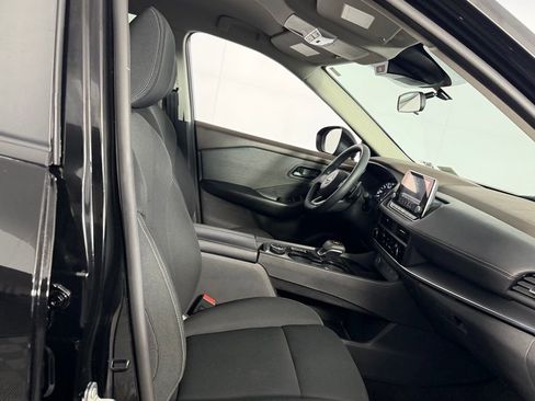 Used 2023 Nissan Rogue S image 28