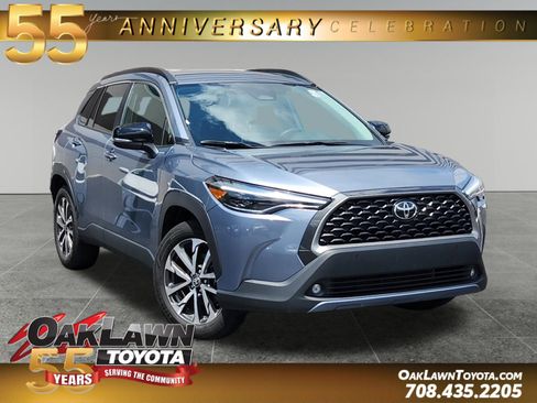 Used 2025 Toyota Corolla Cross XLE FWD image 1