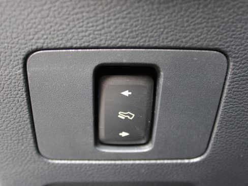 Used 2022 Ford F250 Lariat w/ Lariat Value Package image 19