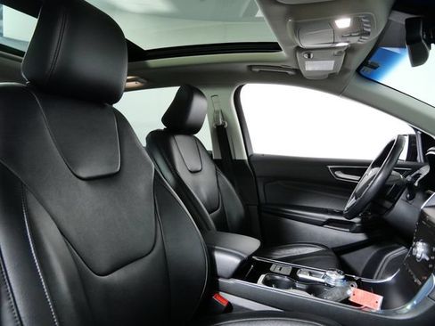 Certified 2020 Ford Edge Titanium w/ Canadian Touring Package AWD/4WD image 12