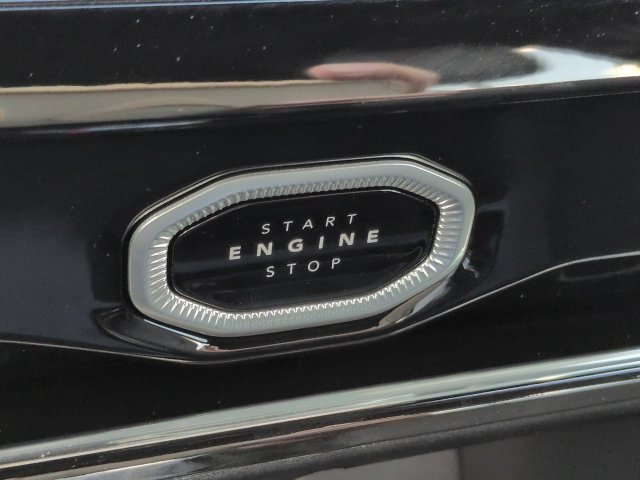 New 2027 Jeep Grand Cherokee Limited RWD image 29