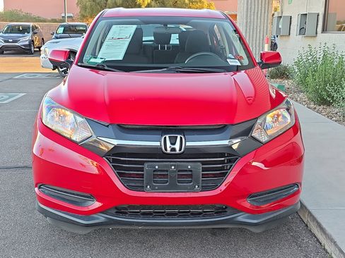Used 2017 Honda HR-V LX image 2
