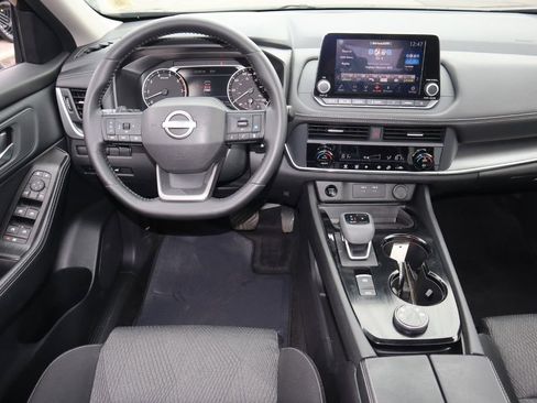 Certified 2025 Nissan Rogue SV AWD/4WD image 15