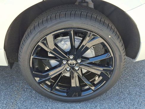 New 2026 Volvo XC60 B5 Ultra w/ Protection Package Premier AWD/4WD image 5
