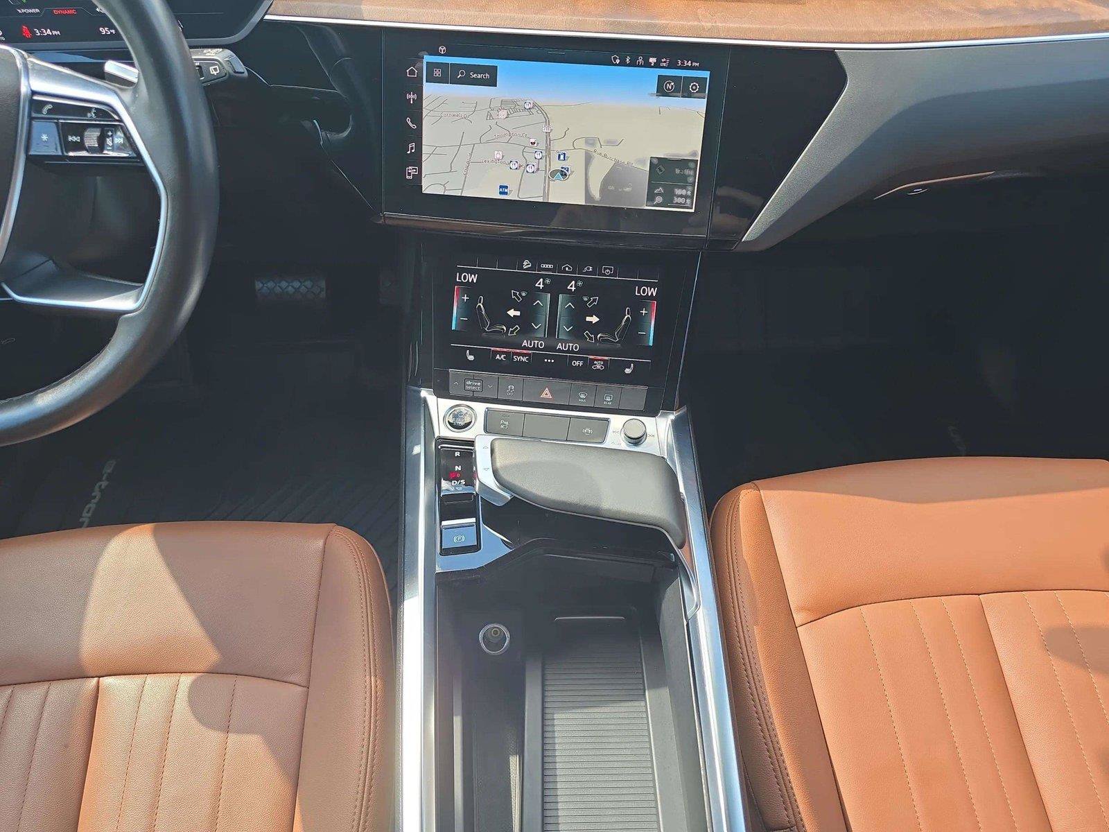 Used 2022 Audi e-tron Premium AWD/4WD image 35