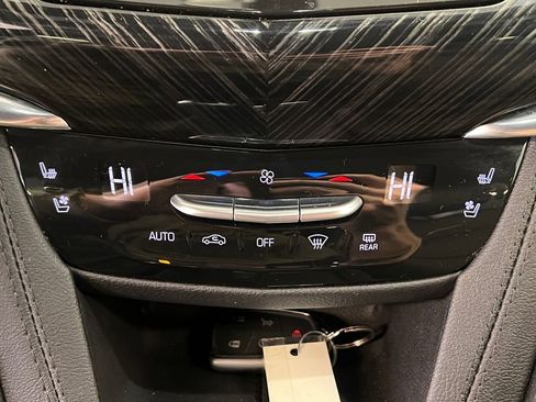 Used 2023 Cadillac XT6 Premium Luxury w/ Technology Package image 26