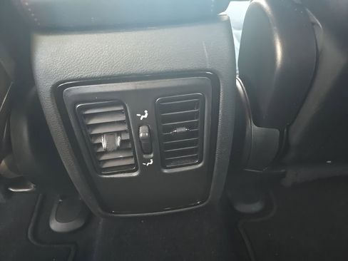 Used 2024 Dodge Durango GT image 33