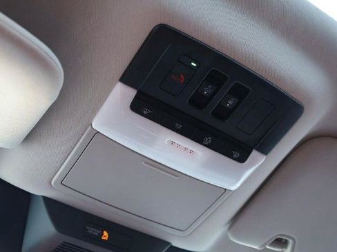 Certified 2025 Nissan Pathfinder SV w/ SV Premium Package FWD image 20