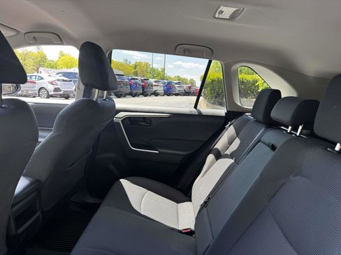 Certified 2021 Toyota RAV4 LE AWD/4WD image 10