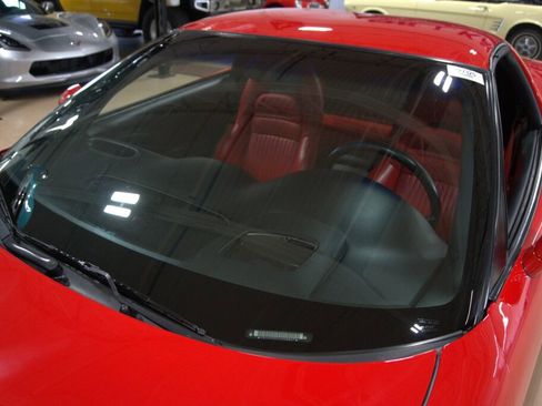 Used 2000 Chevrolet Corvette Coupe w/ Roof Pkg image 13