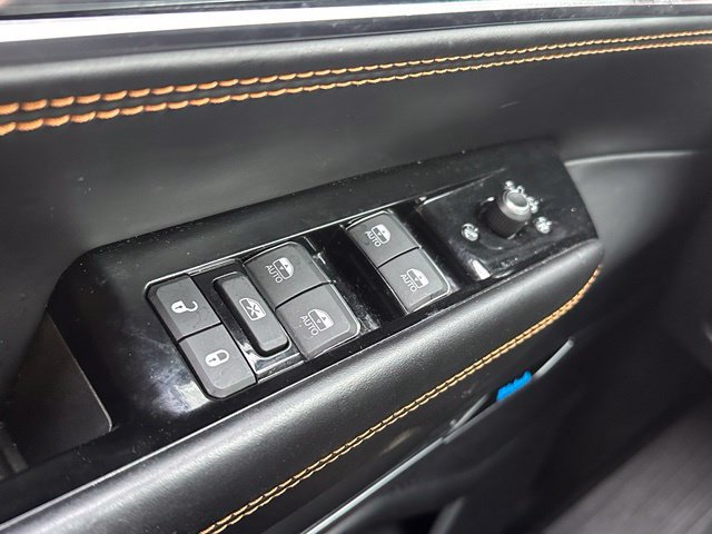 Used 2022 Jeep Grand Wagoneer Series III AWD/4WD image 16
