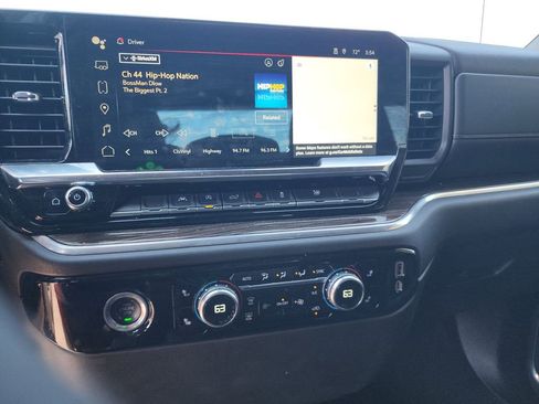 Used 2024 GMC Sierra 1500 Elevation image 3