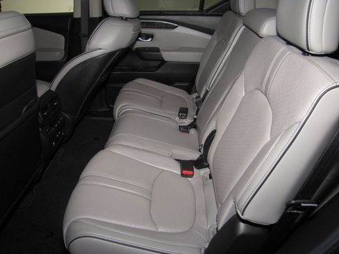 Certified 2024 Honda Pilot Elite image 13