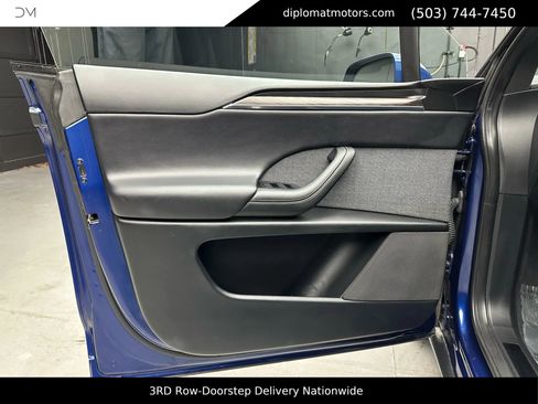 Used 2022 Tesla Model X image 33