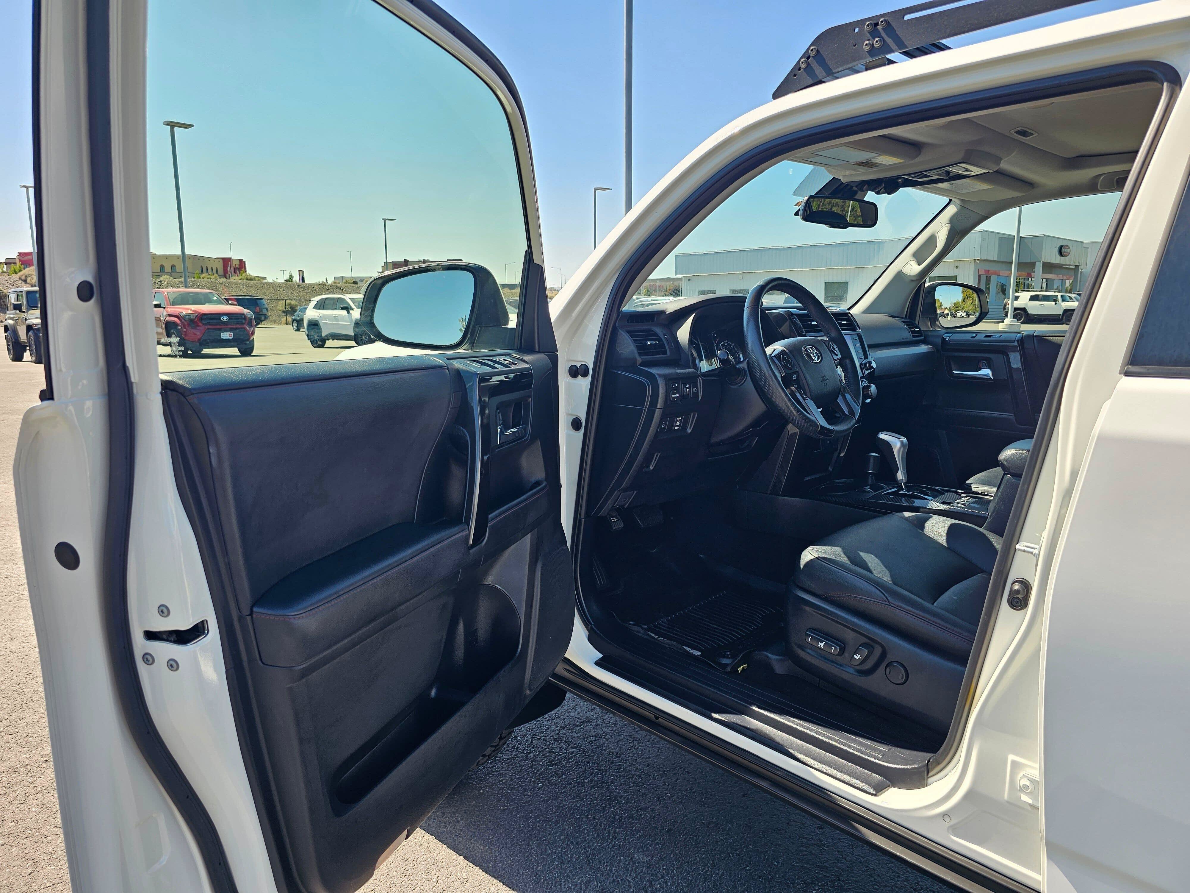 Used 2020 Toyota 4Runner TRD Off-Road Premium w/ Moonroof Package AWD/4WD image 18