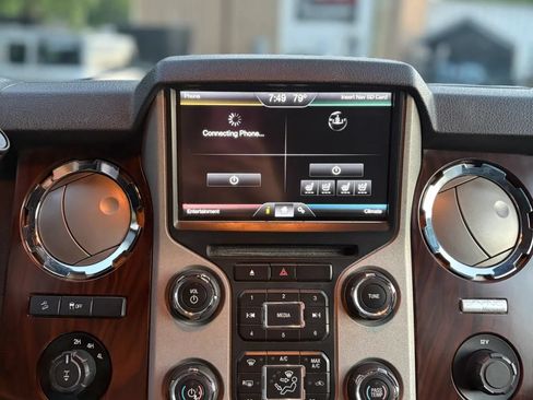 Used 2014 Ford F350 Lariat w/ Lariat Ultimate Package AWD/4WD image 17