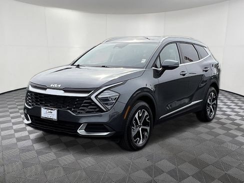 Used 2024 Kia Sportage EX image 3